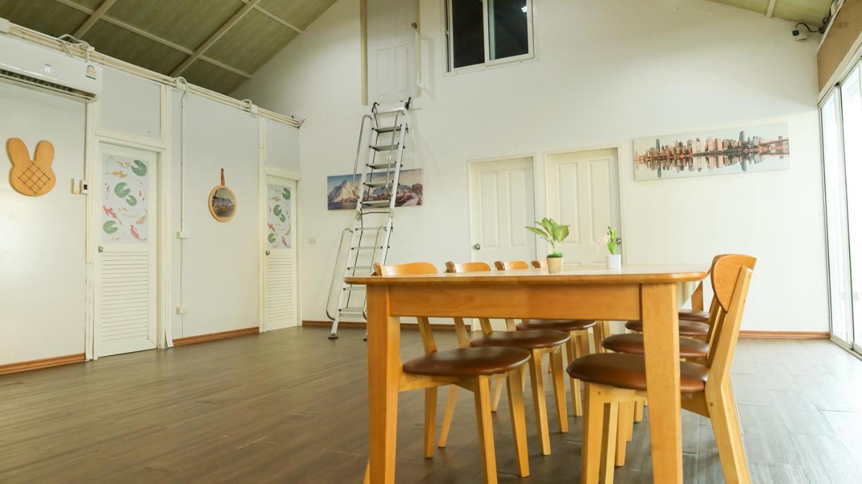Baan Airport Villa *